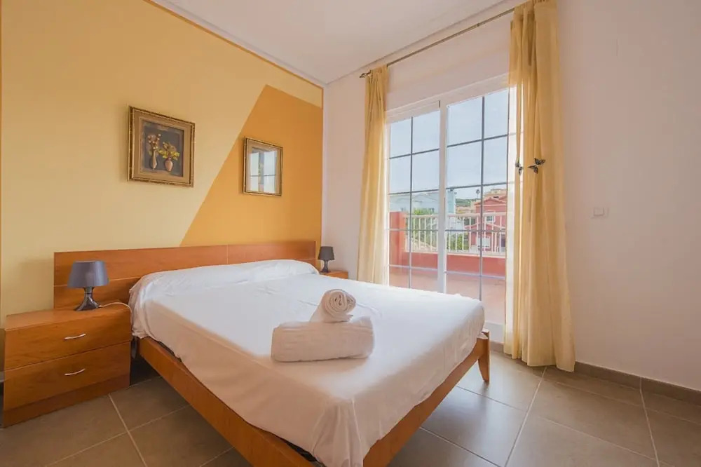 Bungalow - 4 Bedrooms with Pool - 104994