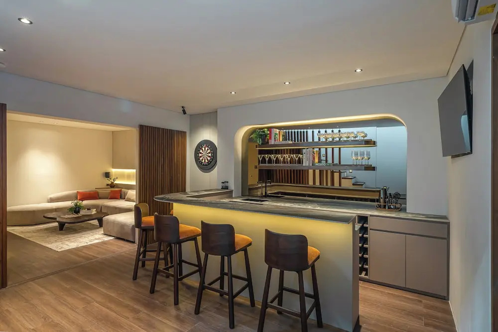 The Line - 5BR Luxury Villa with Cinema & Hot Tub in Umalas