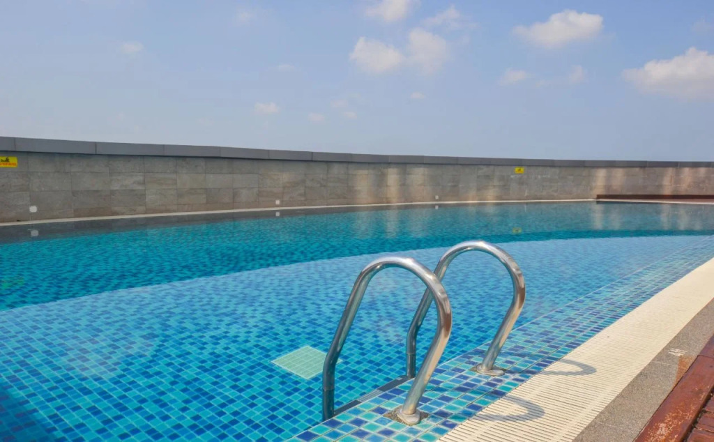 Grand Alora Hotel