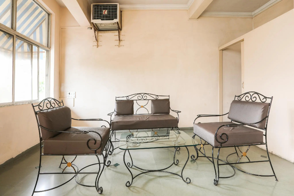 OYO Flagship 14283 Hotel Shanti Inn