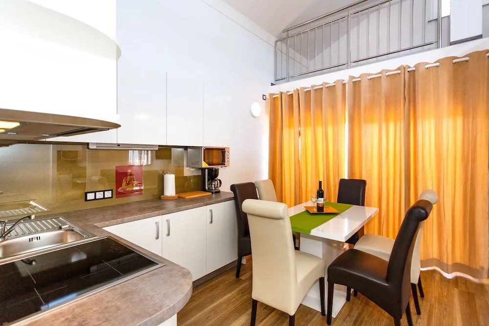 Apartment and Room Marija