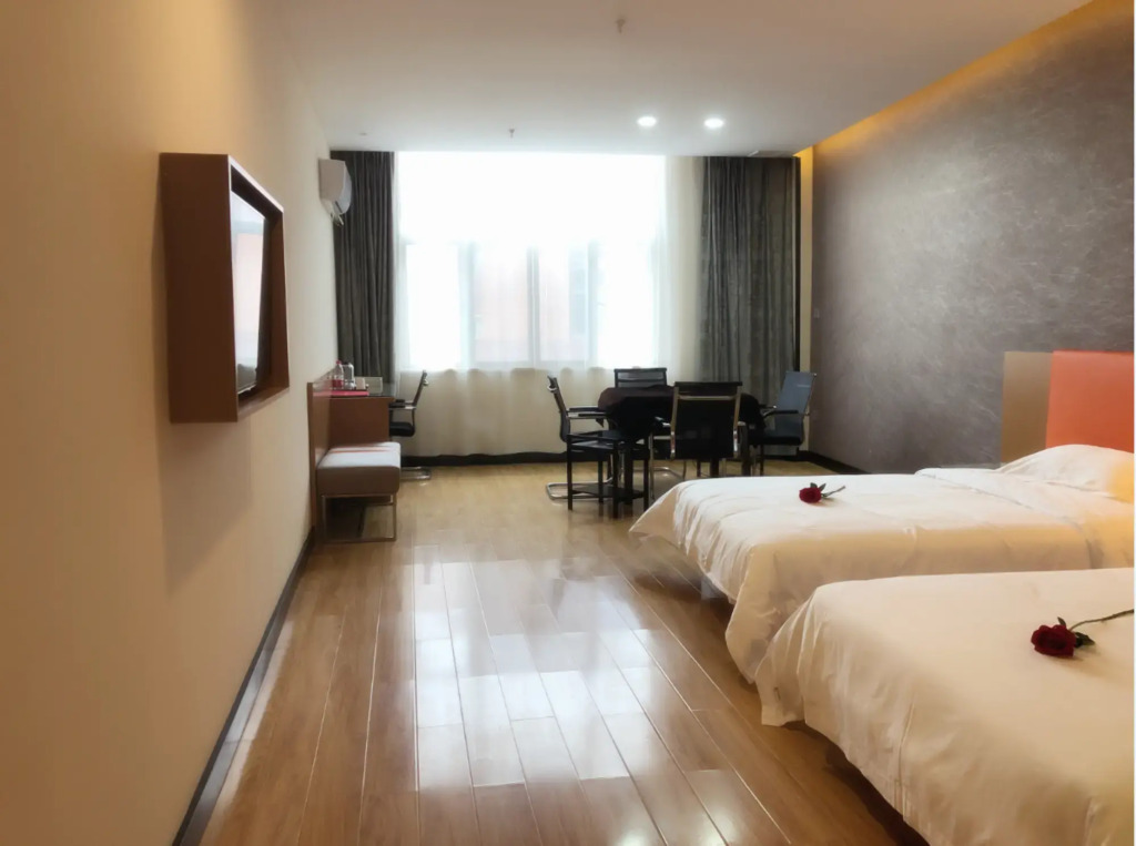 7Days Premium Qianjiang Railway Station Lobster City Branch