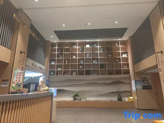 Roz Art Hotel (Ningbo Lianfeng Square Railway Station)