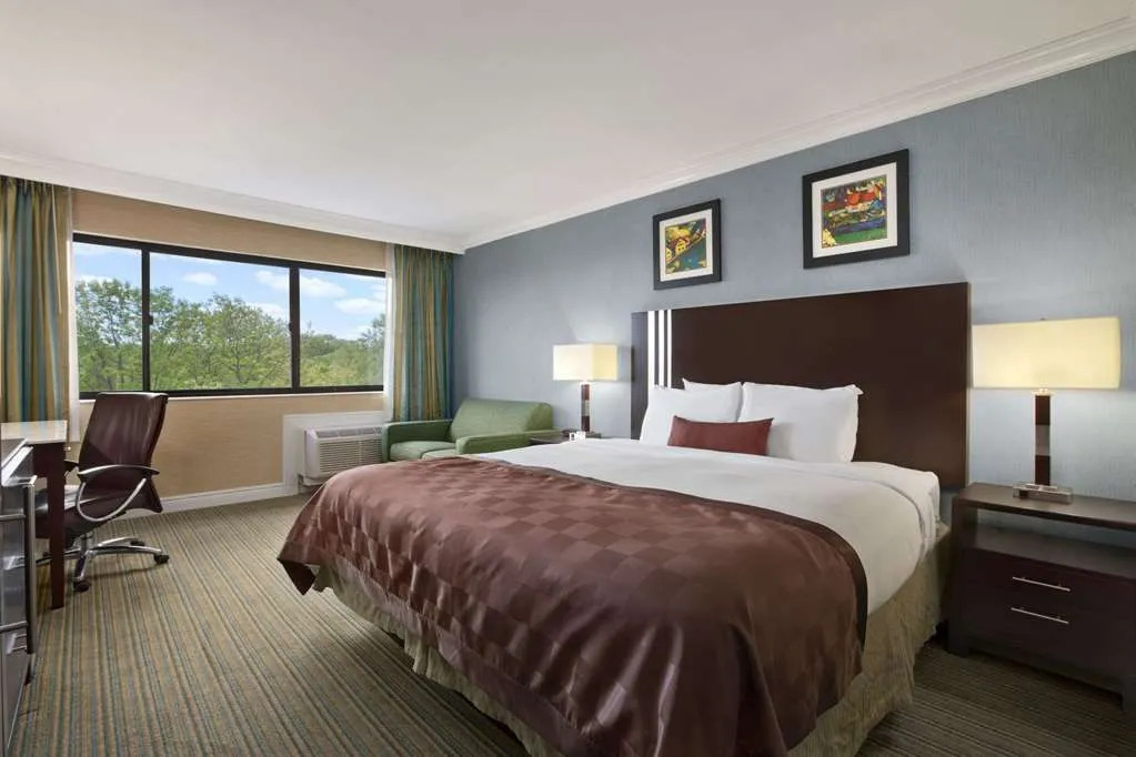 Ramada Plaza Holtsville Long Island (ex.crowne Plaza Long Island Macarthur Arpt)