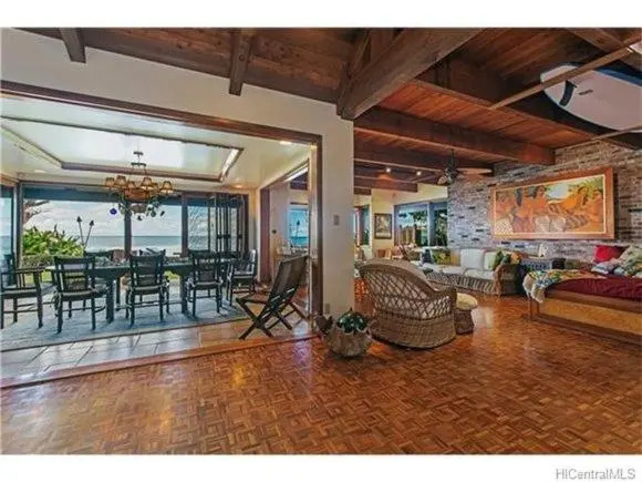 Blue Mahina At Sunset Beach 4 Bedroom Home by RedAwning