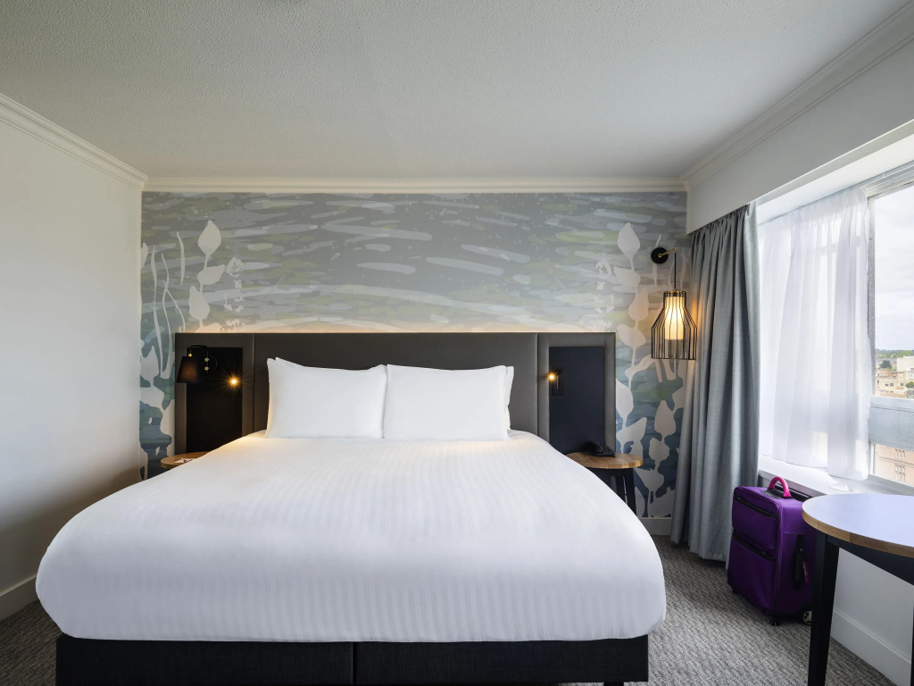 Отель Mercure Bedford Centre Hotel