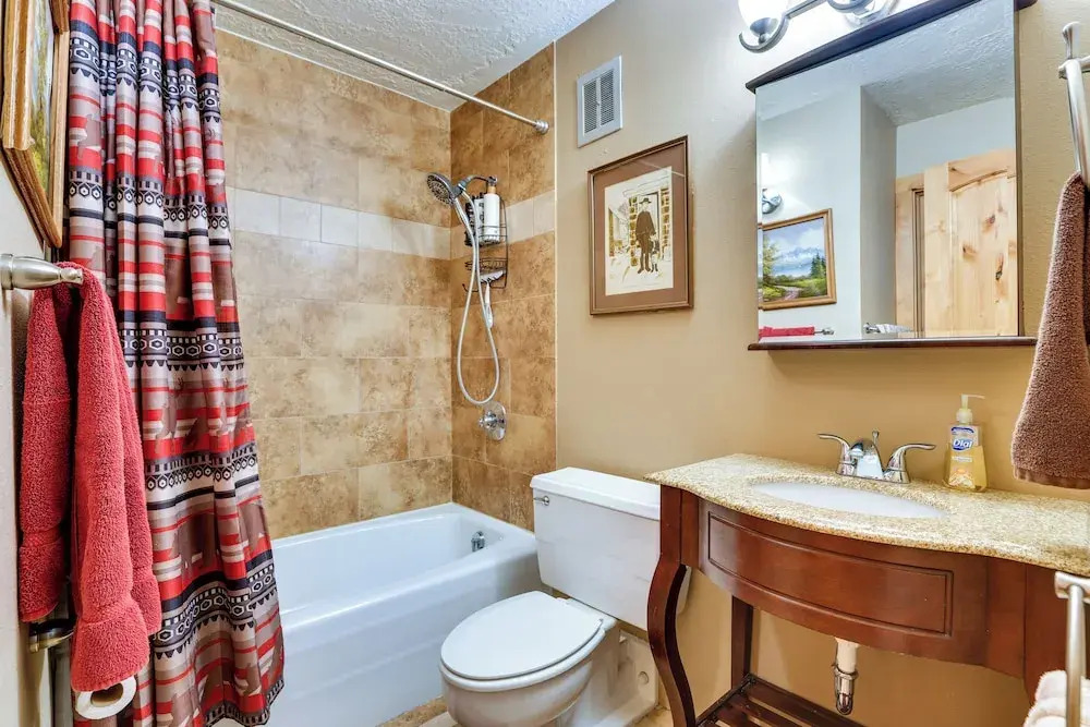 1 Mi to Marina: Frisco Condo w/ Mtn-view Balcony!