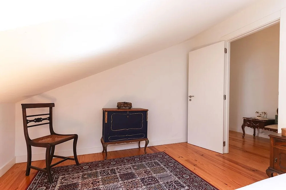JOIVY Bright and spacious 2BR Apt w/ terrace, 5 mins from Avenida da Liberdad