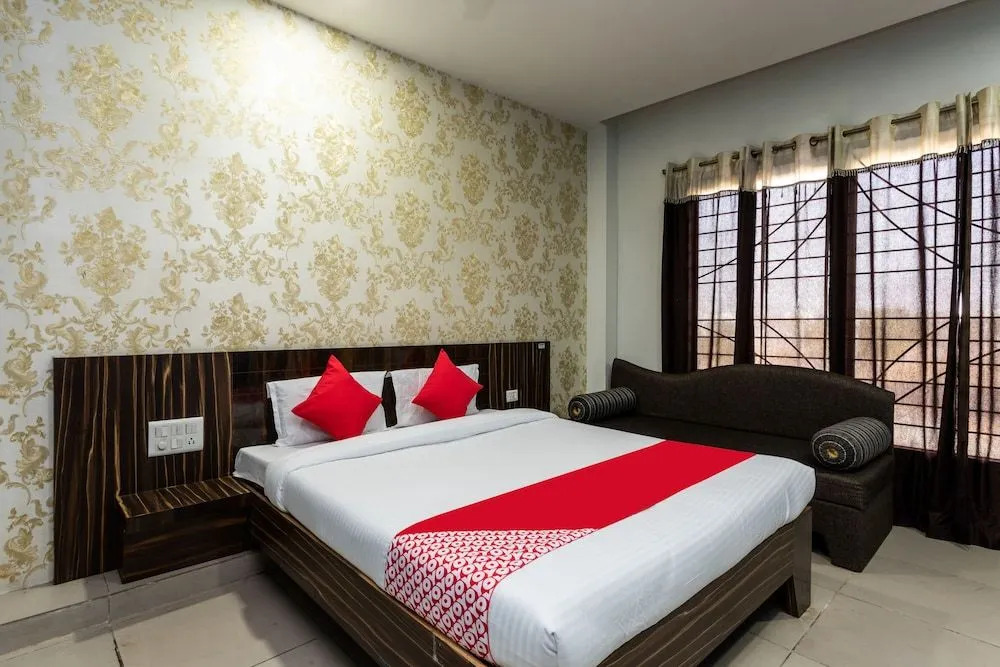Oyo 27857 Vitthal Rukmani Palace