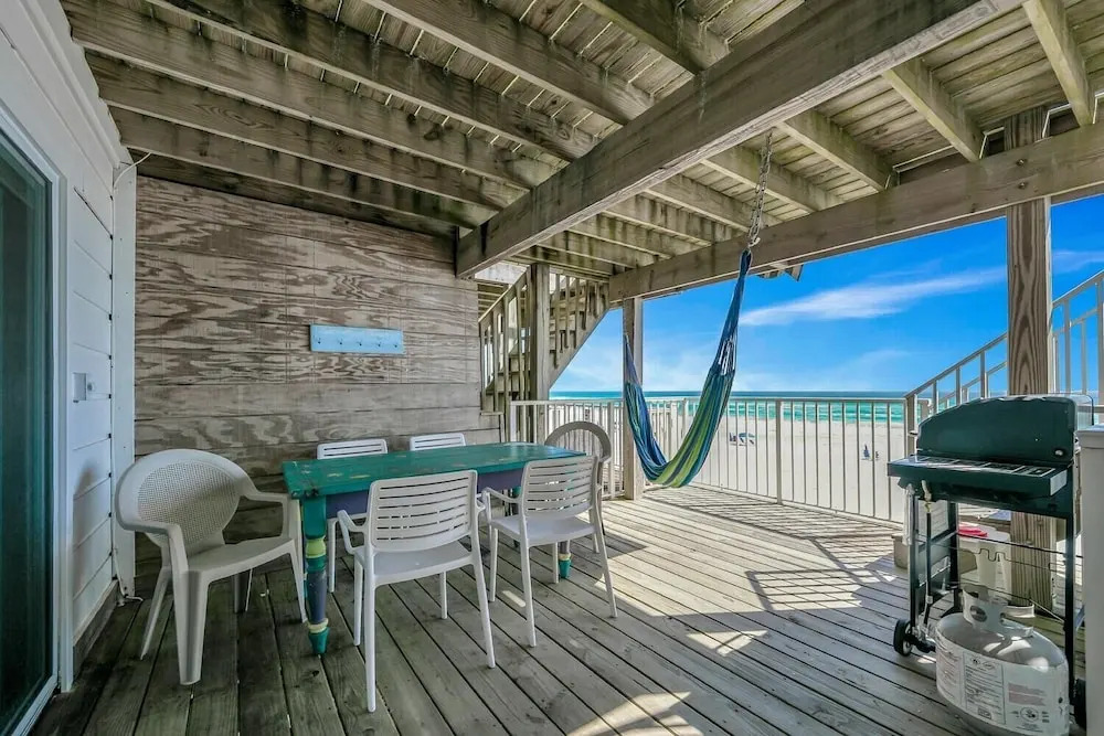 Weekender by Avantstay Gorgeous Beach Front Home w/ Ocean View
