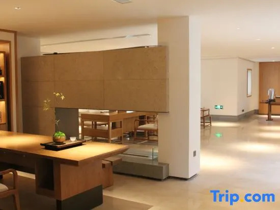 Xiangyuan Yungu Holiday Hotel