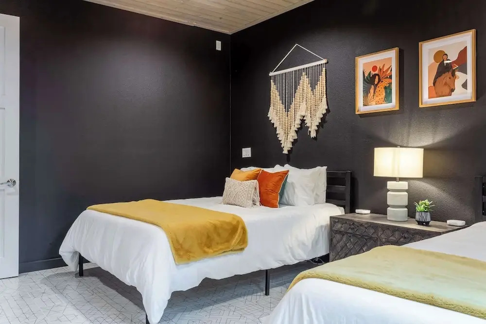 Upstay: Luxe Pool Retreat7 Min to Rainey St