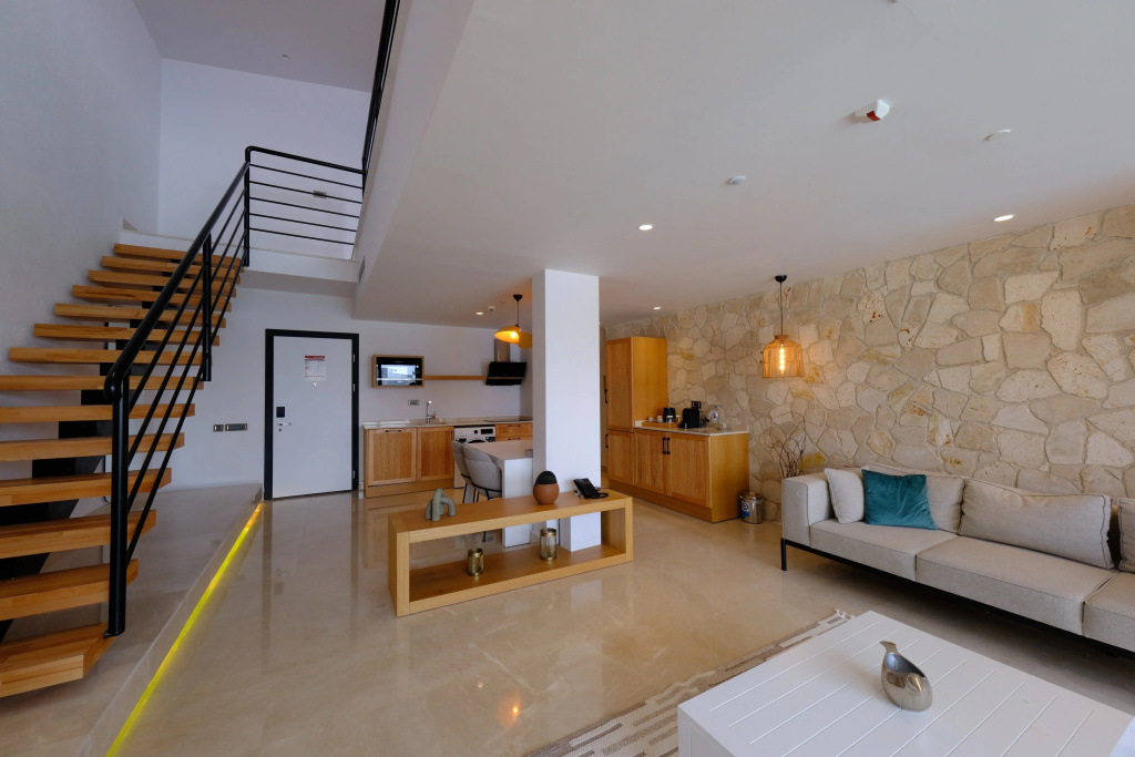 Lures Hotel