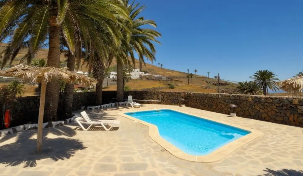 Villa - 2 Bedrooms with Pool and WiFi - 106084