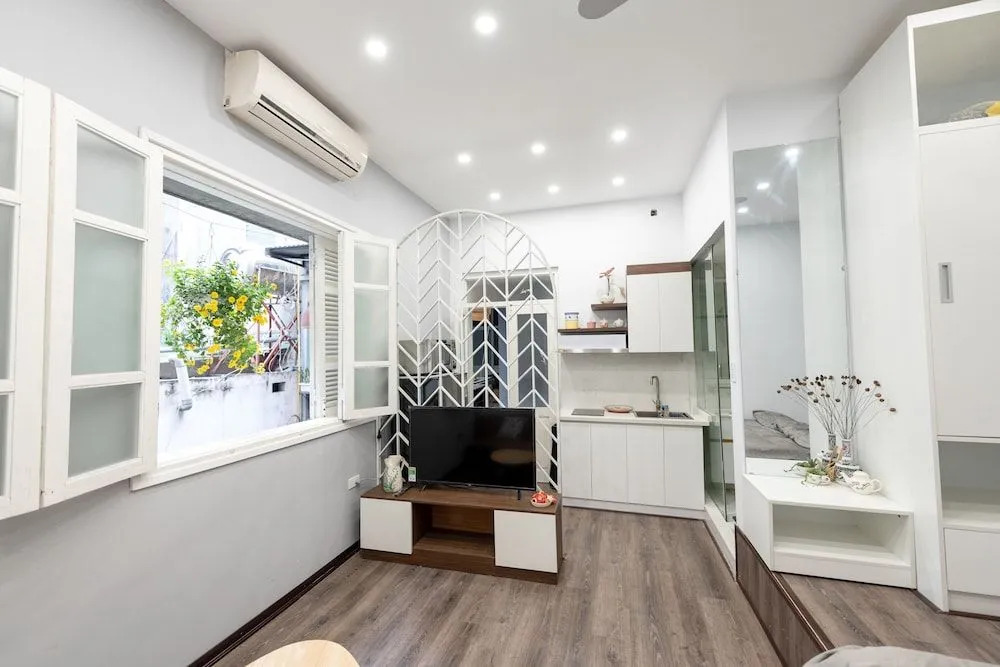 Hover House