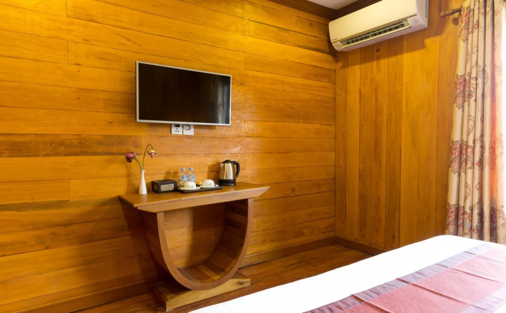 Wooden Residence Villa