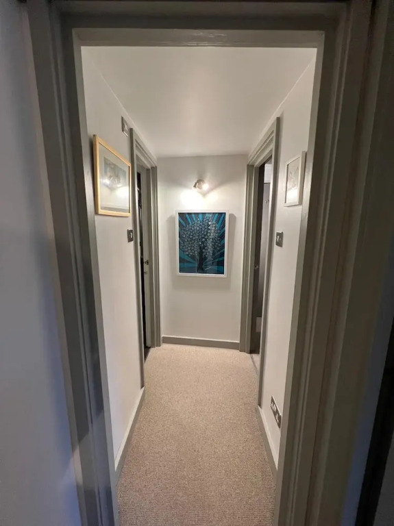 Stunning 2-bed Converted Warehouse - Sleeps 4