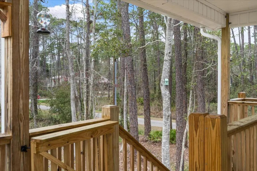 The Hummingbird House - East End Island / Pet Friendly