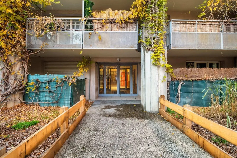 Center T2 With Terrace, Private Garage