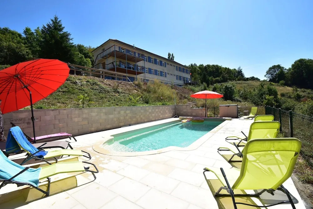Mansion in Cuzy With Shared Pool