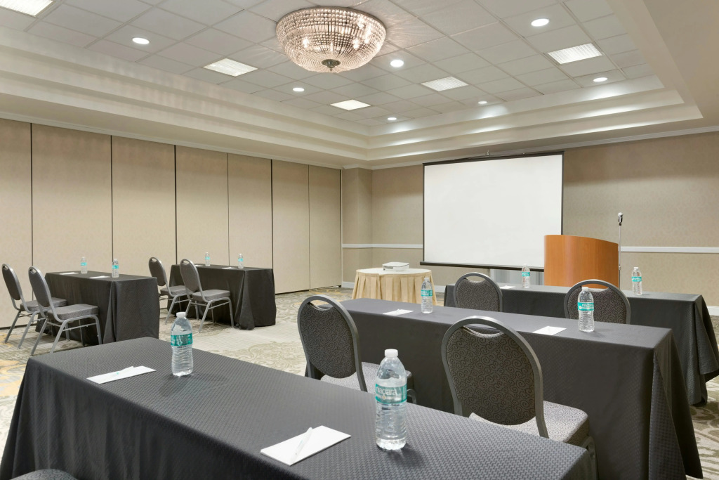 Embassy Suites Newark - Wilmington/South