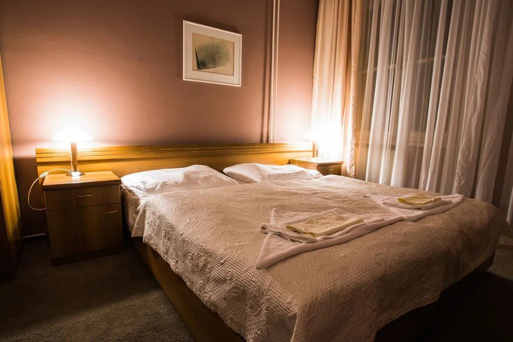 City Hotel