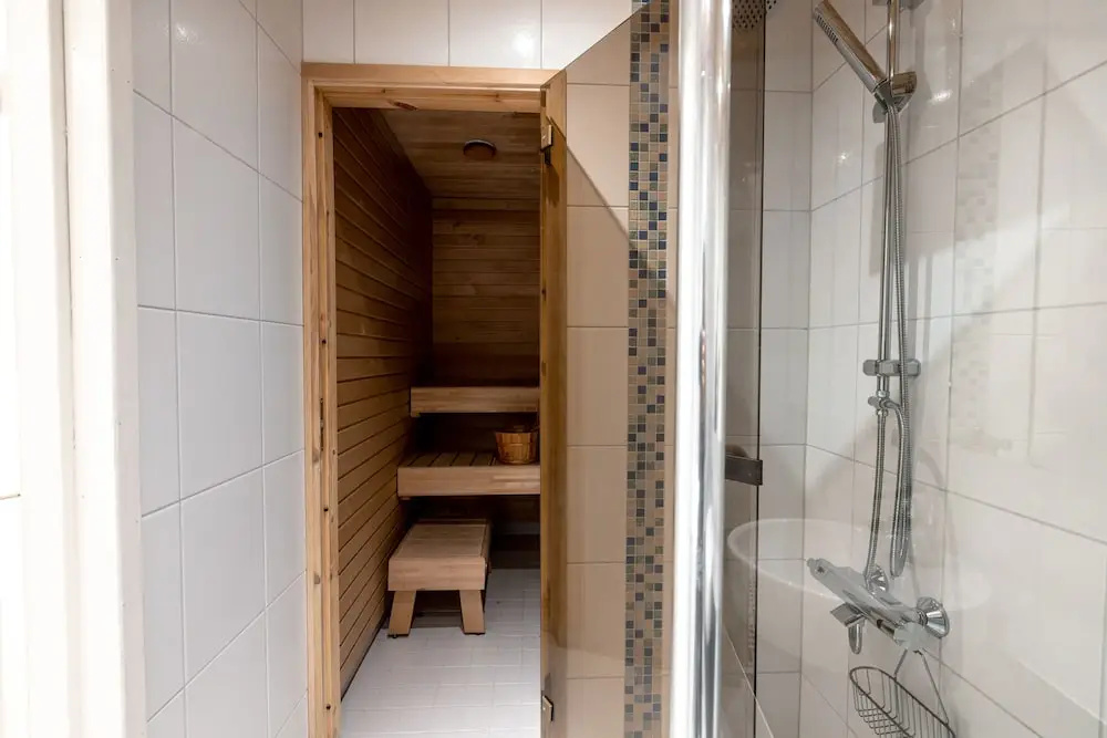 2ndhomes Modern 1BR Home w Sauna&Balcony