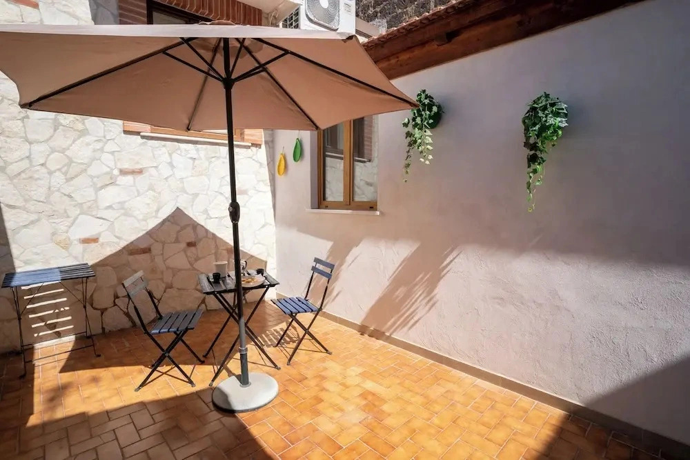 4 Bedrooms Apt In Sorrento Center | Location&View