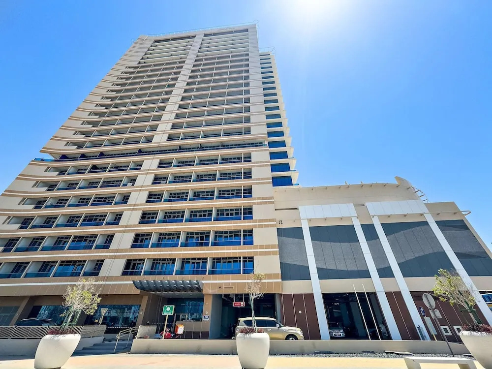 Silkhaus Holiday Studio Stay in Julphar Tower