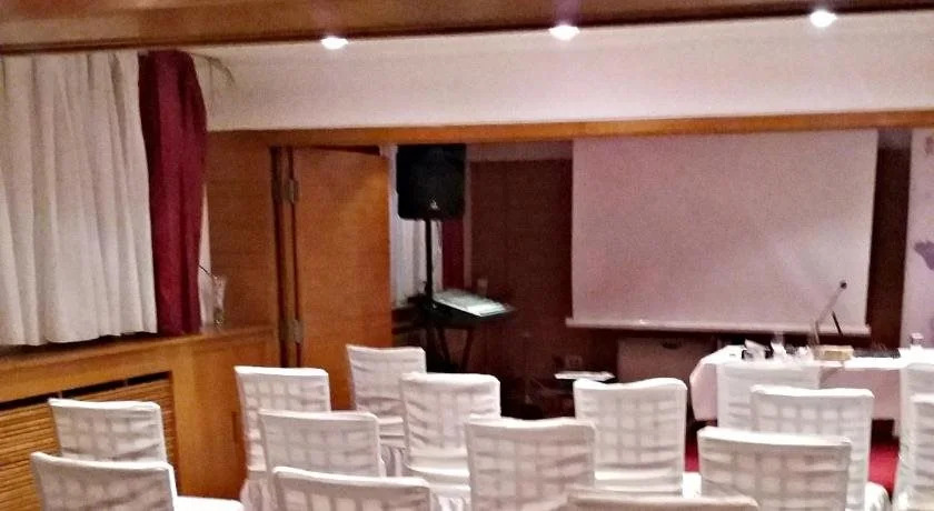 Hotel Tadz ND