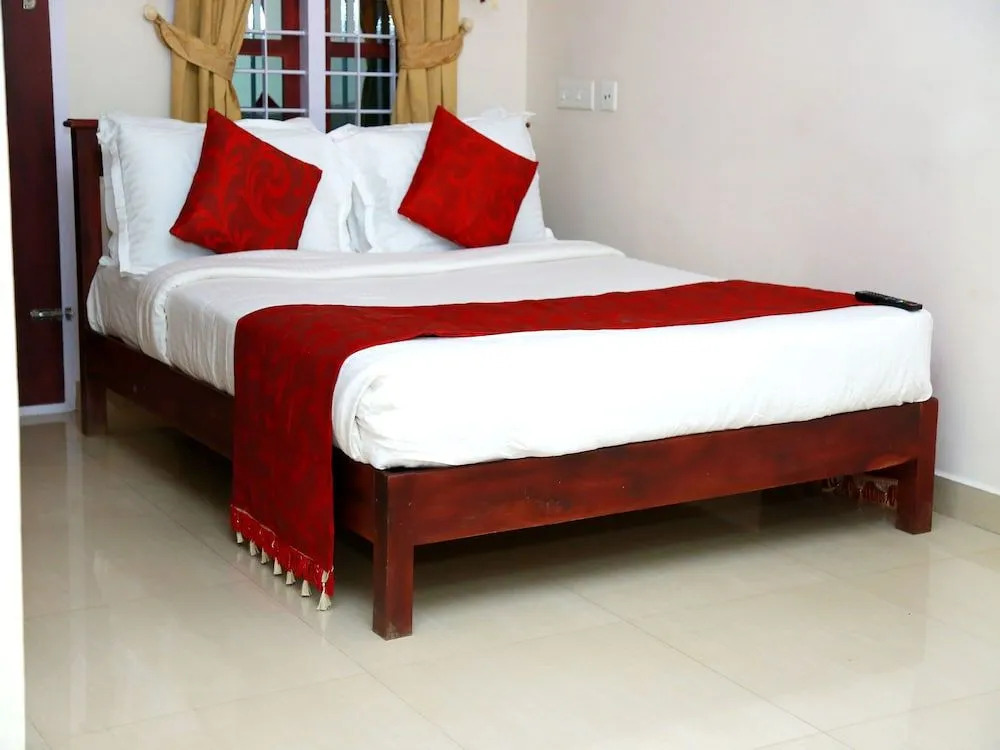 Oyo 15548 Mackal Residency