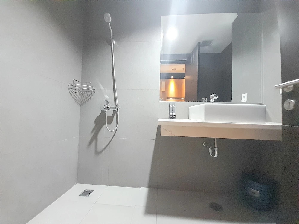 Elegant And Comfortable Studio Patraland Amarta Apartment