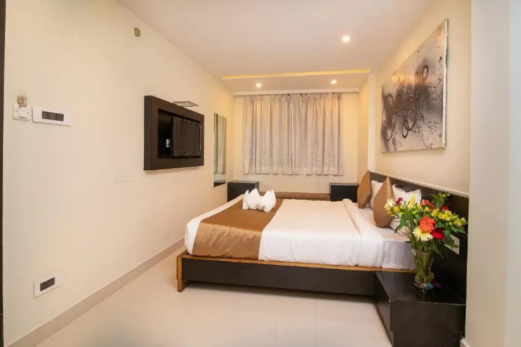 Muscatel Yavachi - 400 Mts from MG Marg
