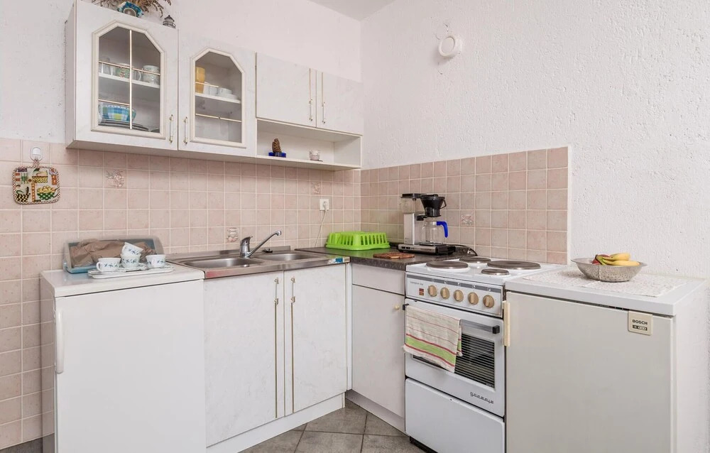 Nice Apartment in Cesarica With Wifi and 1 Bedrooms