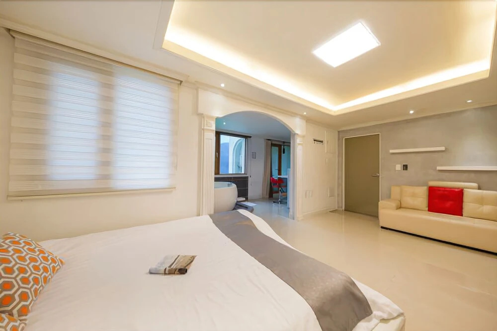 Nami Island Thira Pension
