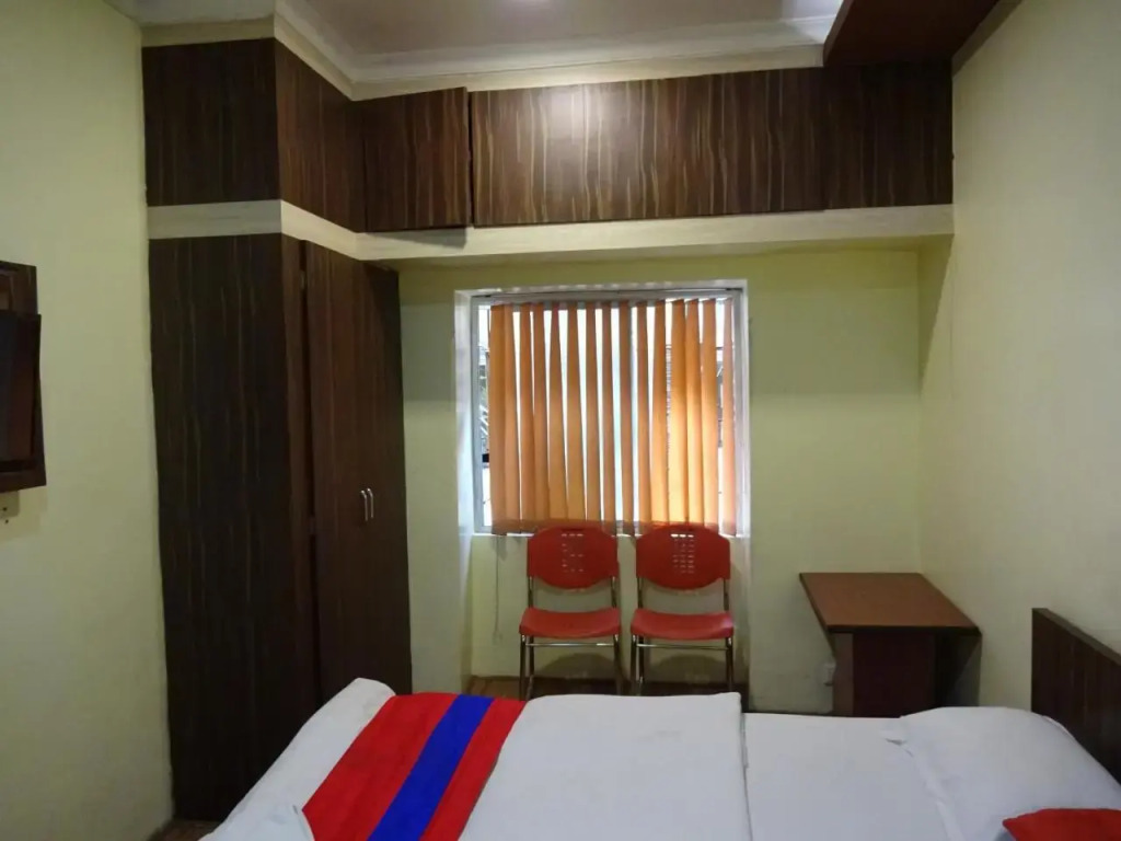 OYO Rooms Sealdah Near Entally Market