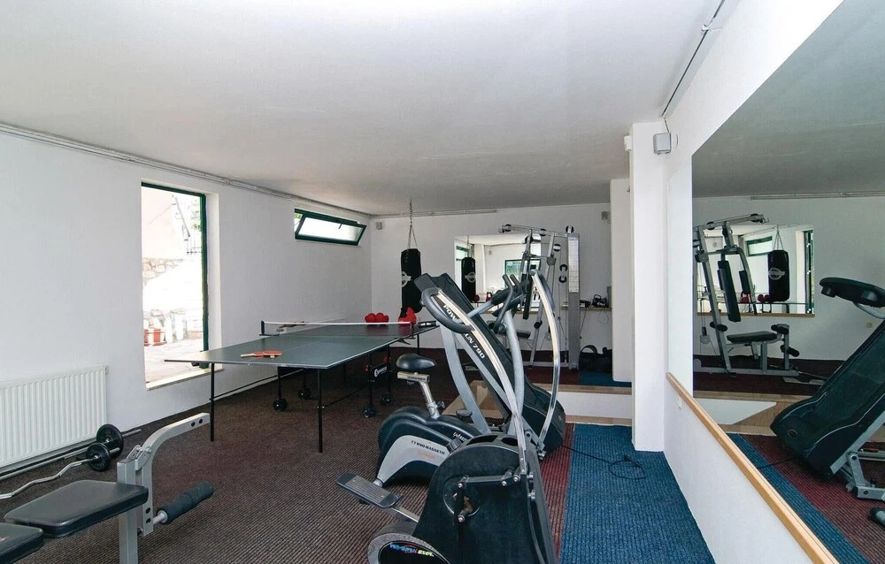 Lovely Home In Podstrana