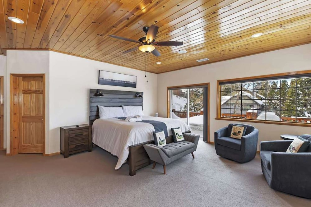 Zen Den by Avantstay Entertainers Home in Ideal Big Bear Location w/ Hot Tub