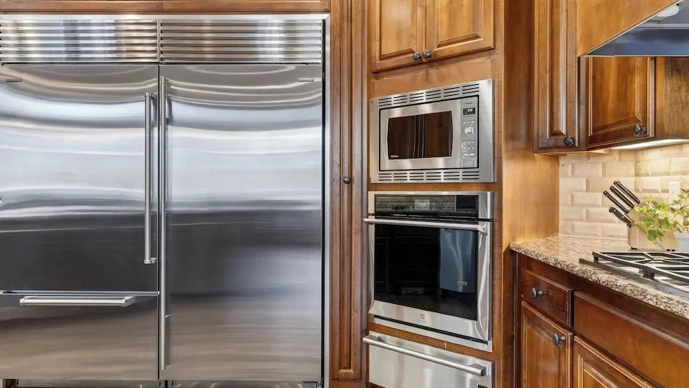 Mulligan Estate by Avantstay Sunriver Retreat + Hot Tub + Game Room + Bikes + Near Trails & Golf