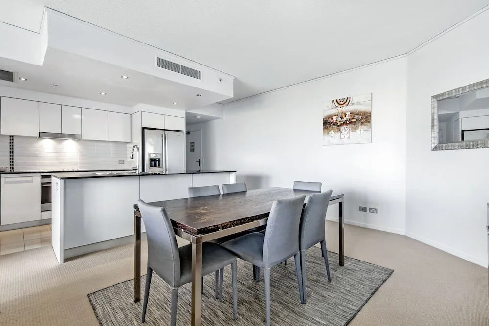 Sierra Grand Broadbeach Private 2 Bedroom