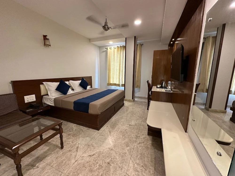 FabHotel Swaruchi Inn Rohini