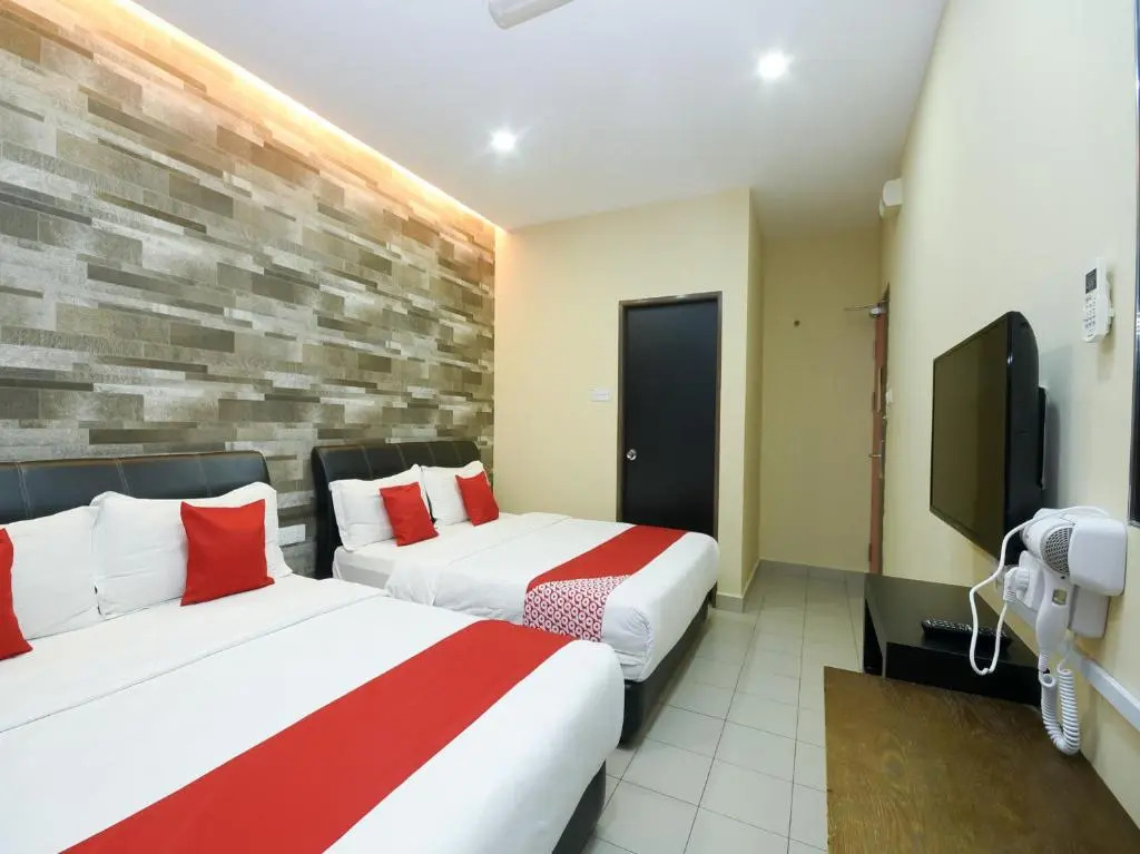 Hotel O Ys Inn
