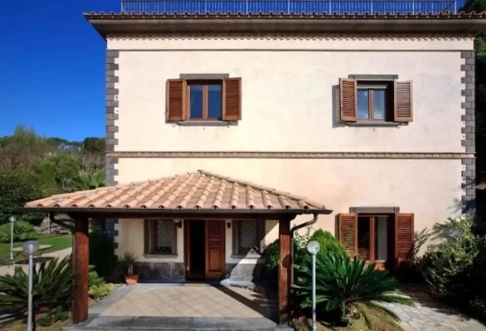 Villa Bronze