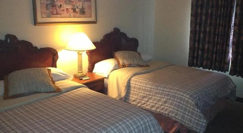Embassy Motel - Franklin