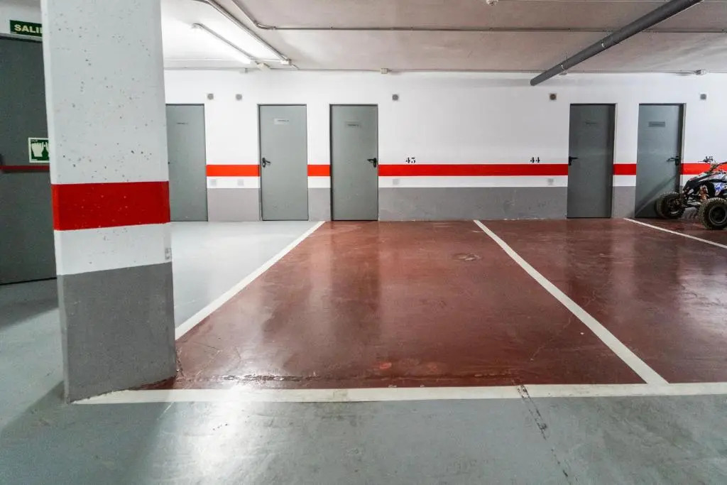 Primera línea de mar con piscina, gimnasio y parking 2 hab y 2 baños