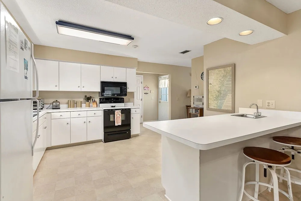 111 Mews Circle by Hodnett Cooper