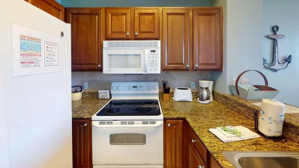 Coastal Condo 807 by Brightwild Beachfront