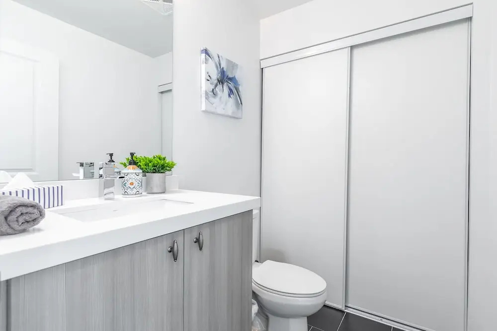Newly Decorated Trendy Condo Sleeps 4