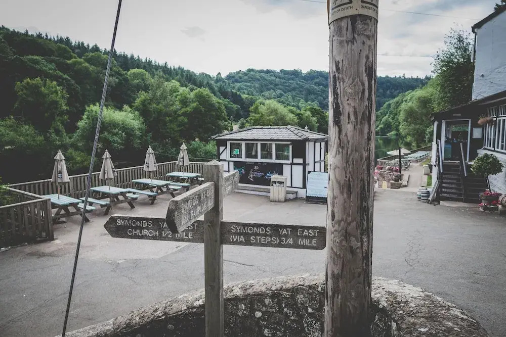 Ye Old Ferrie Inn