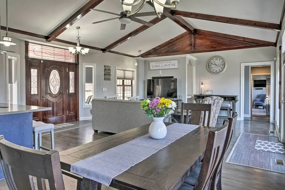 Pet-friendly Branson Area Home: Hot Tub, Game Room